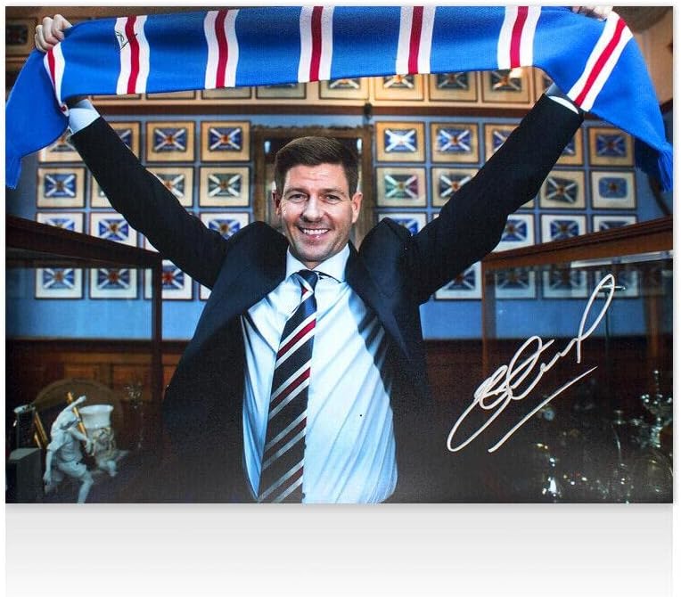 Стивън Джерард е Подписал снимка на Рейнджърс - Автограф на шарфе - Футболни снимки С автограф
