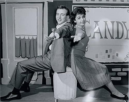 Боби Дарин и Анет Фуничелло откровено позират заедно на снимки средата на 1960-те 8x10